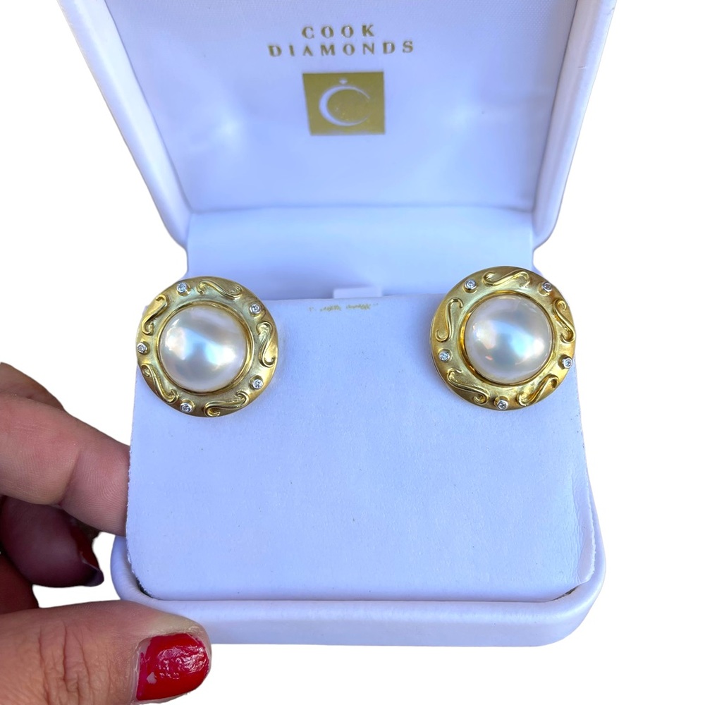 Vintage Authentic MABE White Pearl Earrings 18kt (750) gold and diamonds 💎 - Picture 4 of 16